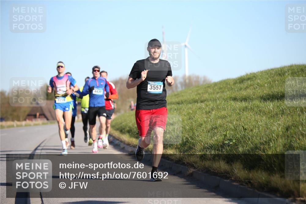 06.04.2025 - 44. Internationalen Wilhelmsburger Insellauf Jannik Wohlers http://msf.ph/oto/7601692 06.04.2025 09:19:49 Laufen 4430, 3259, 3557 meine-sportfotos.de