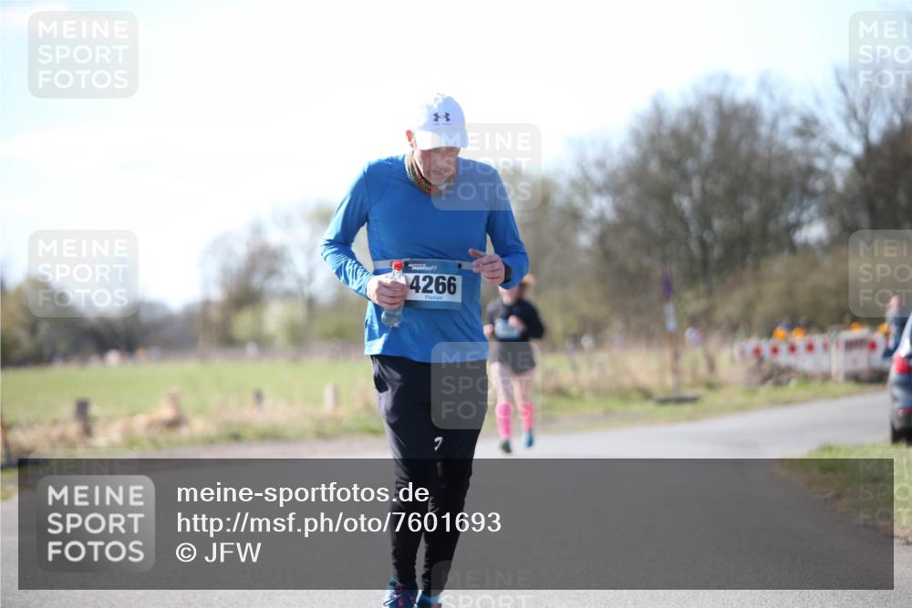 06.04.2025 - 44. Internationalen Wilhelmsburger Insellauf Jannik Wohlers http://msf.ph/oto/7601693 06.04.2025 10:45:16 Laufen 4266 meine-sportfotos.de