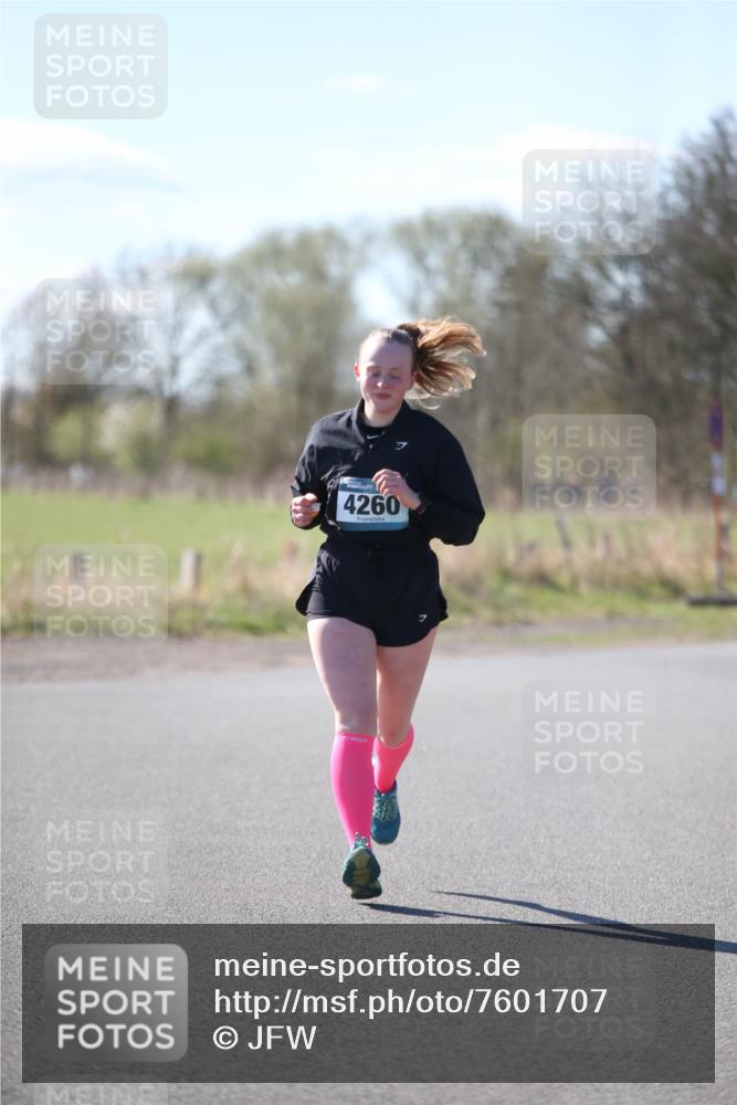 06.04.2025 - 44. Internationalen Wilhelmsburger Insellauf Jannik Wohlers http://msf.ph/oto/7601707 06.04.2025 10:45:22 Laufen 4260 meine-sportfotos.de