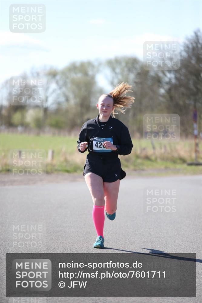 06.04.2025 - 44. Internationalen Wilhelmsburger Insellauf Jannik Wohlers http://msf.ph/oto/7601711 06.04.2025 10:45:22 Laufen 420 meine-sportfotos.de