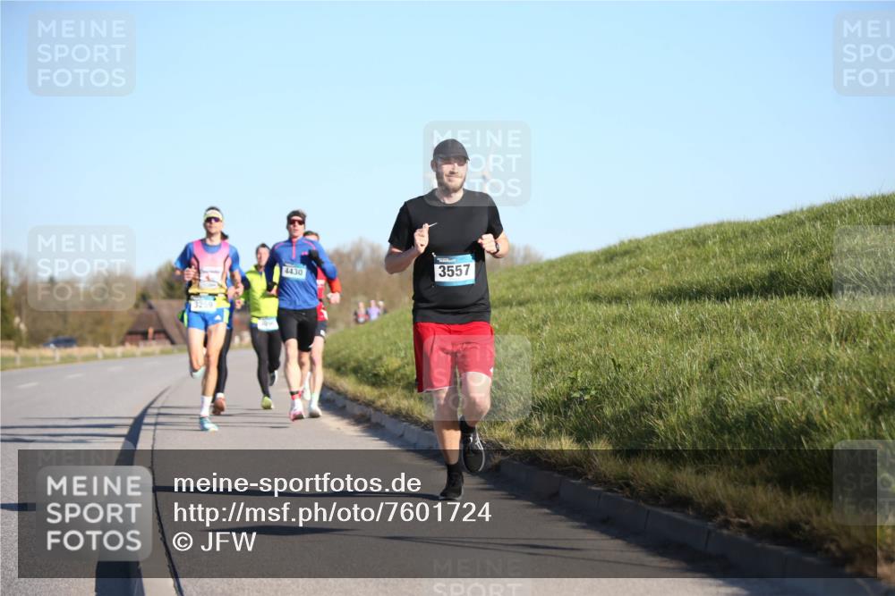 06.04.2025 - 44. Internationalen Wilhelmsburger Insellauf Jannik Wohlers http://msf.ph/oto/7601724 06.04.2025 09:19:49 Laufen 4430, 3557 meine-sportfotos.de