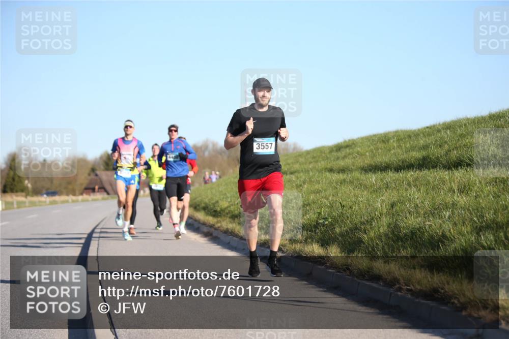 06.04.2025 - 44. Internationalen Wilhelmsburger Insellauf Jannik Wohlers http://msf.ph/oto/7601728 06.04.2025 09:19:49 Laufen 3557 meine-sportfotos.de