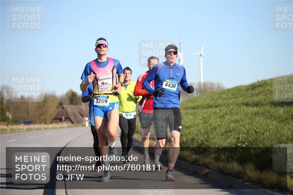 06.04.2025 - 44. Internationalen Wilhelmsburger Insellauf Jannik Wohlers http://msf.ph/oto/7601811 06.04.2025 09:19:51 Laufen 3259, 4096, 4430 meine-sportfotos.de