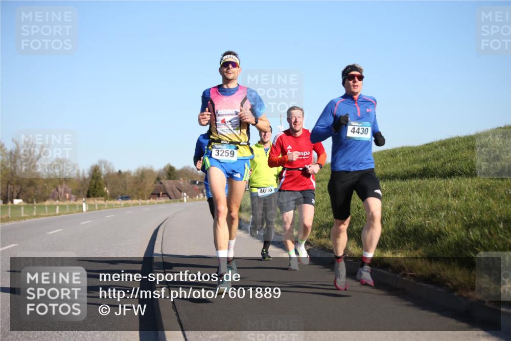 06.04.2025 - 44. Internationalen Wilhelmsburger Insellauf Jannik Wohlers http://msf.ph/oto/7601889 06.04.2025 09:19:52 Laufen 3259, 4096, 4430 meine-sportfotos.de