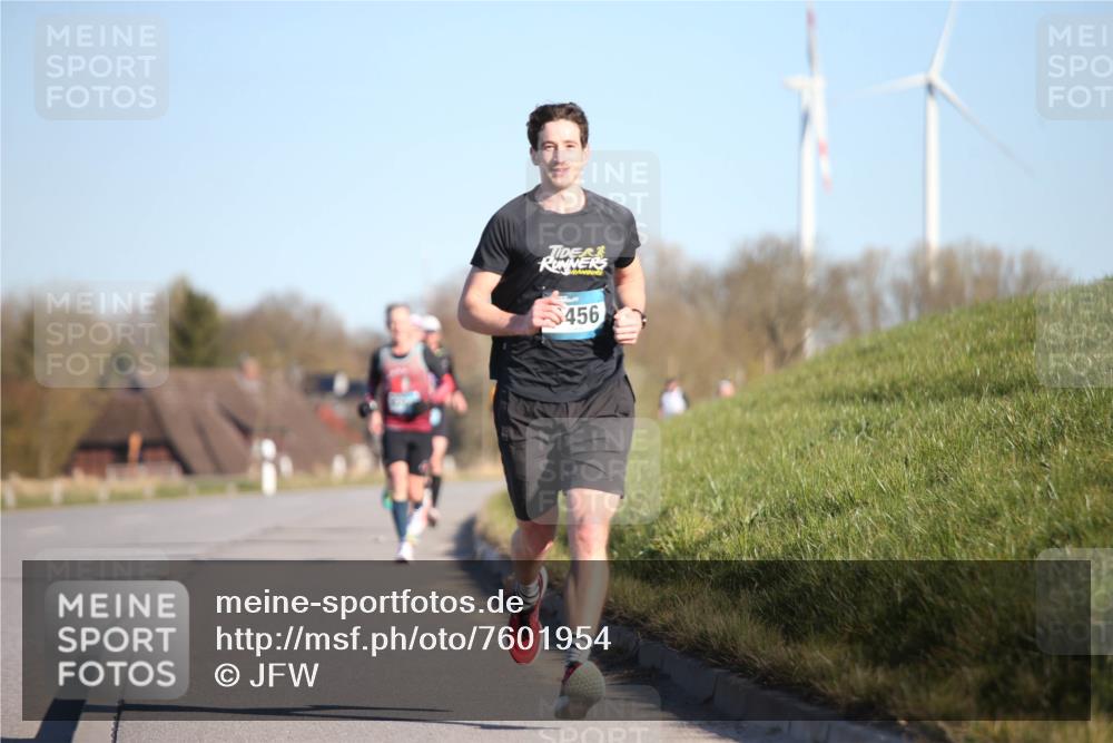 06.04.2025 - 44. Internationalen Wilhelmsburger Insellauf Jannik Wohlers http://msf.ph/oto/7601954 06.04.2025 09:20:04 Laufen 456 meine-sportfotos.de