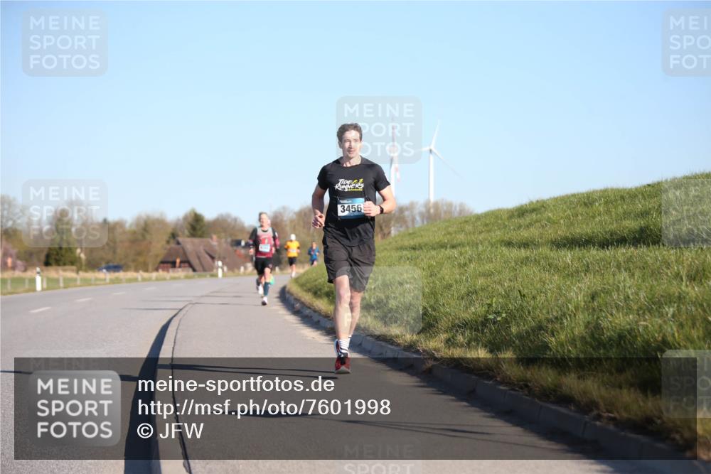06.04.2025 - 44. Internationalen Wilhelmsburger Insellauf Jannik Wohlers http://msf.ph/oto/7601998 06.04.2025 09:20:05 Laufen 3456 meine-sportfotos.de