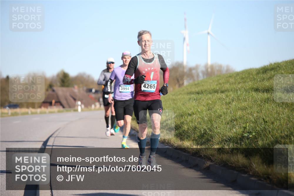 06.04.2025 - 44. Internationalen Wilhelmsburger Insellauf Jannik Wohlers http://msf.ph/oto/7602045 06.04.2025 09:20:10 Laufen 3994, 4265 meine-sportfotos.de