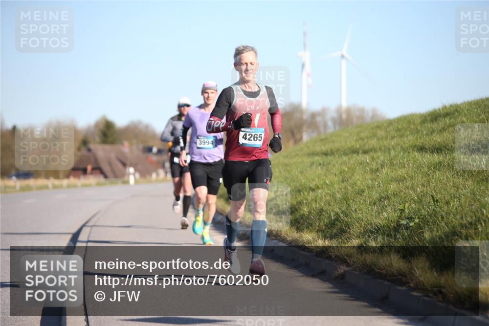 06.04.2025 - 44. Internationalen Wilhelmsburger Insellauf Jannik Wohlers http://msf.ph/oto/7602050 06.04.2025 09:20:11 Laufen 3994, 4265 meine-sportfotos.de