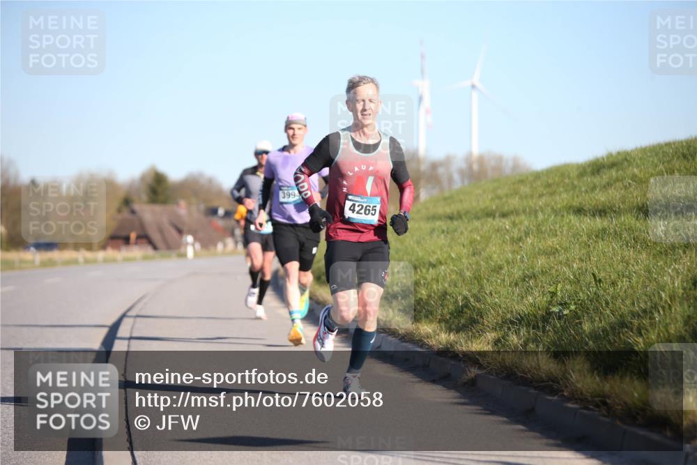 06.04.2025 - 44. Internationalen Wilhelmsburger Insellauf Jannik Wohlers http://msf.ph/oto/7602058 06.04.2025 09:20:11 Laufen 3994, 4265 meine-sportfotos.de