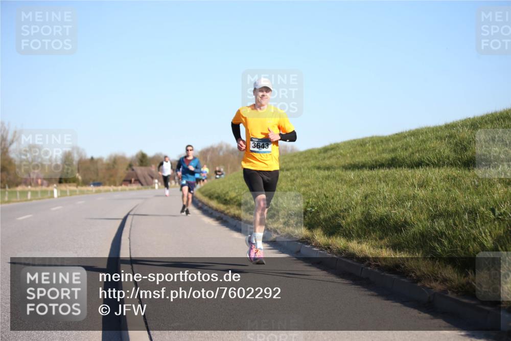 06.04.2025 - 44. Internationalen Wilhelmsburger Insellauf Jannik Wohlers http://msf.ph/oto/7602292 06.04.2025 09:20:21 Laufen 3643 meine-sportfotos.de