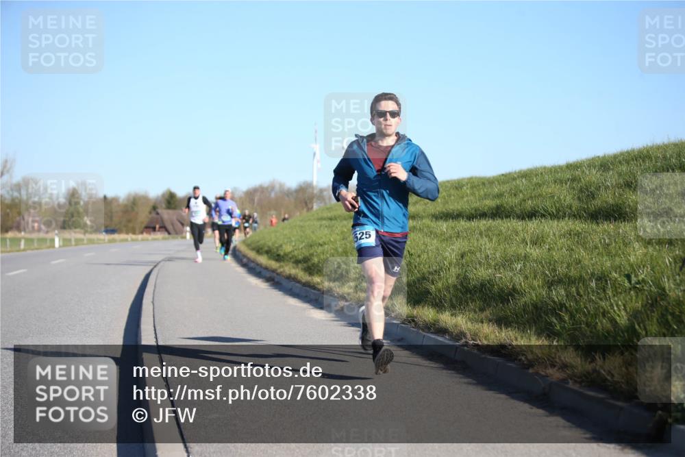 06.04.2025 - 44. Internationalen Wilhelmsburger Insellauf Jannik Wohlers http://msf.ph/oto/7602338 06.04.2025 09:20:25 Laufen 525 meine-sportfotos.de