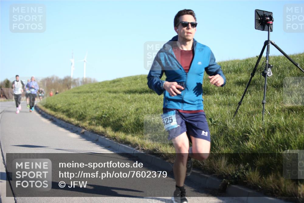 06.04.2025 - 44. Internationalen Wilhelmsburger Insellauf Jannik Wohlers http://msf.ph/oto/7602379 06.04.2025 09:20:26 Laufen 525 meine-sportfotos.de