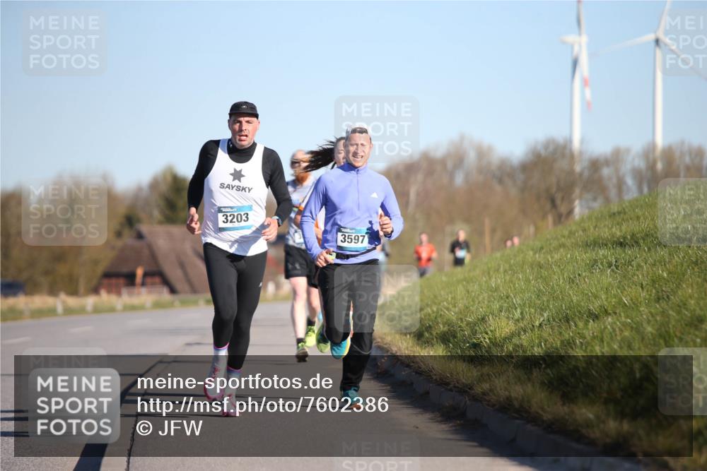 06.04.2025 - 44. Internationalen Wilhelmsburger Insellauf Jannik Wohlers http://msf.ph/oto/7602386 06.04.2025 09:20:28 Laufen 3203, 3597 meine-sportfotos.de