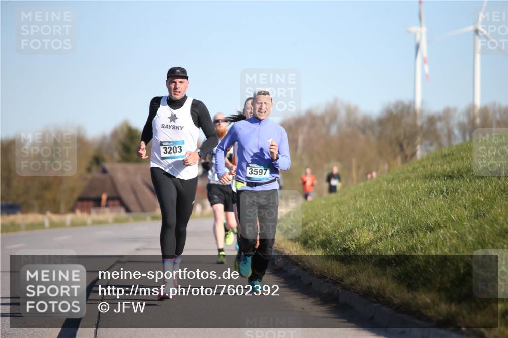 06.04.2025 - 44. Internationalen Wilhelmsburger Insellauf Jannik Wohlers http://msf.ph/oto/7602392 06.04.2025 09:20:28 Laufen 3203, 3597 meine-sportfotos.de
