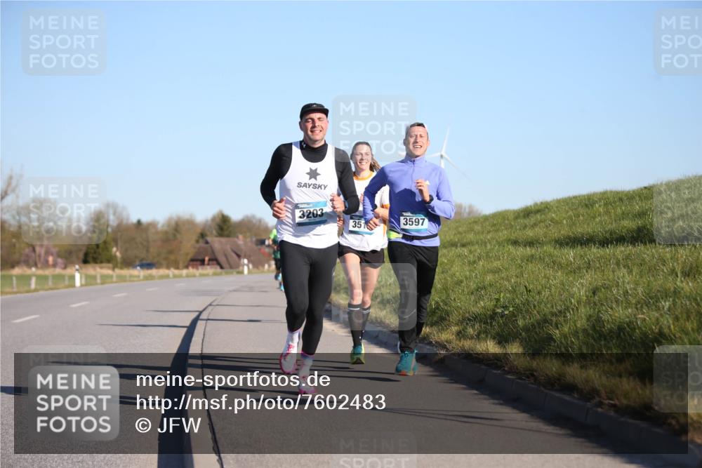 06.04.2025 - 44. Internationalen Wilhelmsburger Insellauf Jannik Wohlers http://msf.ph/oto/7602483 06.04.2025 09:20:31 Laufen 3203, 351, 3597 meine-sportfotos.de