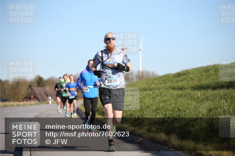 06.04.2025 - 44. Internationalen Wilhelmsburger Insellauf Jannik Wohlers http://msf.ph/oto/7602623 06.04.2025 09:20:34 Laufen 16, 3839 meine-sportfotos.de