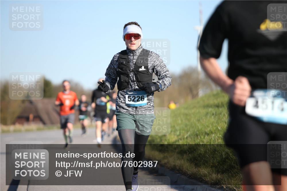 06.04.2025 - 44. Internationalen Wilhelmsburger Insellauf Jannik Wohlers http://msf.ph/oto/7602987 06.04.2025 09:20:44 Laufen 5226 meine-sportfotos.de