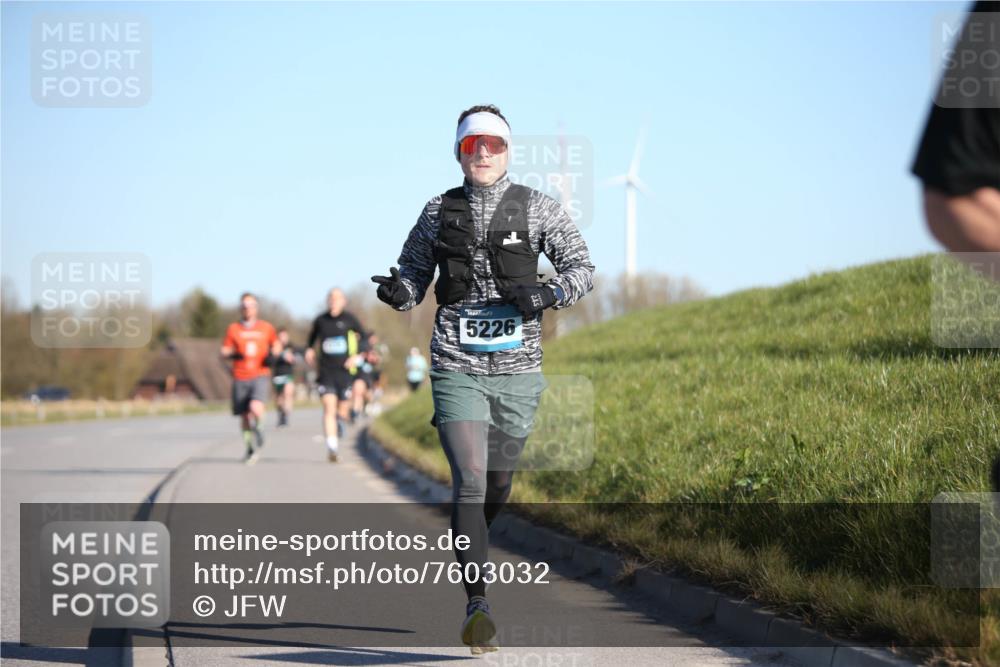 06.04.2025 - 44. Internationalen Wilhelmsburger Insellauf Jannik Wohlers http://msf.ph/oto/7603032 06.04.2025 09:20:45 Laufen 5226 meine-sportfotos.de