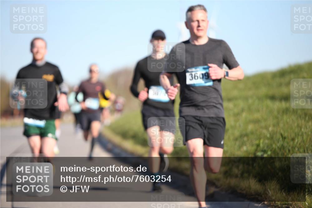 06.04.2025 - 44. Internationalen Wilhelmsburger Insellauf Jannik Wohlers http://msf.ph/oto/7603254 06.04.2025 09:20:56 Laufen 3609 meine-sportfotos.de