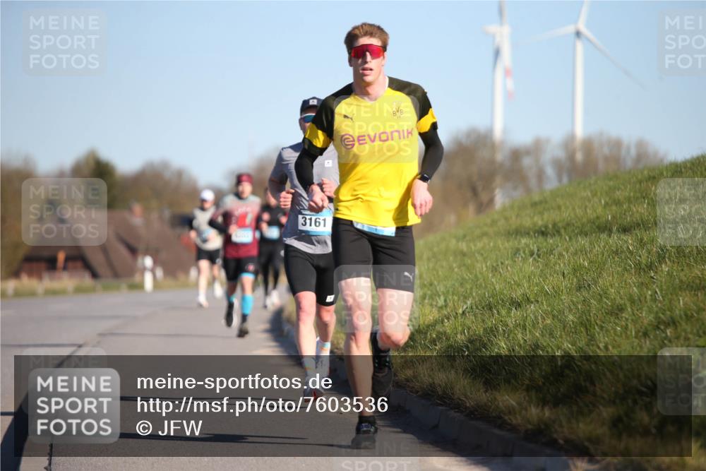 06.04.2025 - 44. Internationalen Wilhelmsburger Insellauf Jannik Wohlers http://msf.ph/oto/7603536 06.04.2025 09:21:08 Laufen 3161 meine-sportfotos.de
