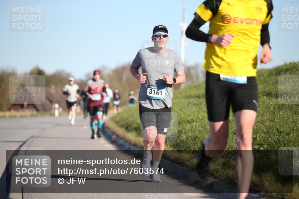 06.04.2025 - 44. Internationalen Wilhelmsburger Insellauf Jannik Wohlers http://msf.ph/oto/7603574 06.04.2025 09:21:10 Laufen 3161 meine-sportfotos.de