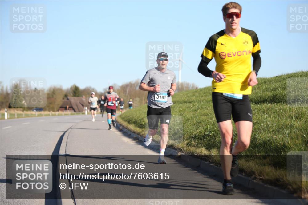 06.04.2025 - 44. Internationalen Wilhelmsburger Insellauf Jannik Wohlers http://msf.ph/oto/7603615 06.04.2025 09:21:11 Laufen 3161 meine-sportfotos.de