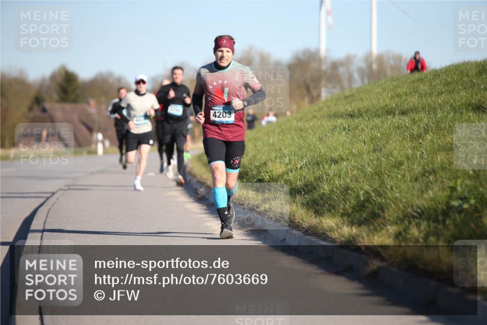 06.04.2025 - 44. Internationalen Wilhelmsburger Insellauf Jannik Wohlers http://msf.ph/oto/7603669 06.04.2025 09:21:14 Laufen 1264, 4203 meine-sportfotos.de