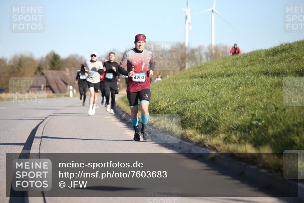 06.04.2025 - 44. Internationalen Wilhelmsburger Insellauf Jannik Wohlers http://msf.ph/oto/7603683 06.04.2025 09:21:14 Laufen 4417, 3294, 4203 meine-sportfotos.de