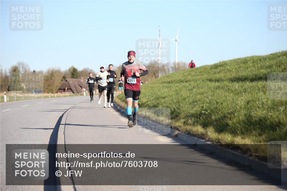 06.04.2025 - 44. Internationalen Wilhelmsburger Insellauf Jannik Wohlers http://msf.ph/oto/7603708 06.04.2025 09:21:14 Laufen 44179294, 4203 meine-sportfotos.de