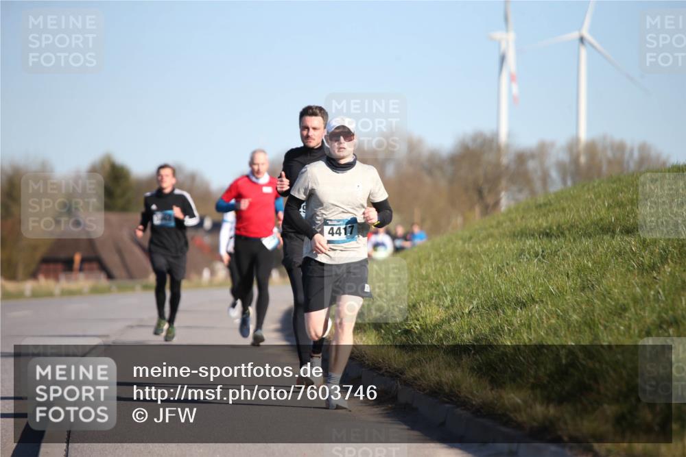 06.04.2025 - 44. Internationalen Wilhelmsburger Insellauf Jannik Wohlers http://msf.ph/oto/7603746 06.04.2025 09:21:17 Laufen 4417 meine-sportfotos.de
