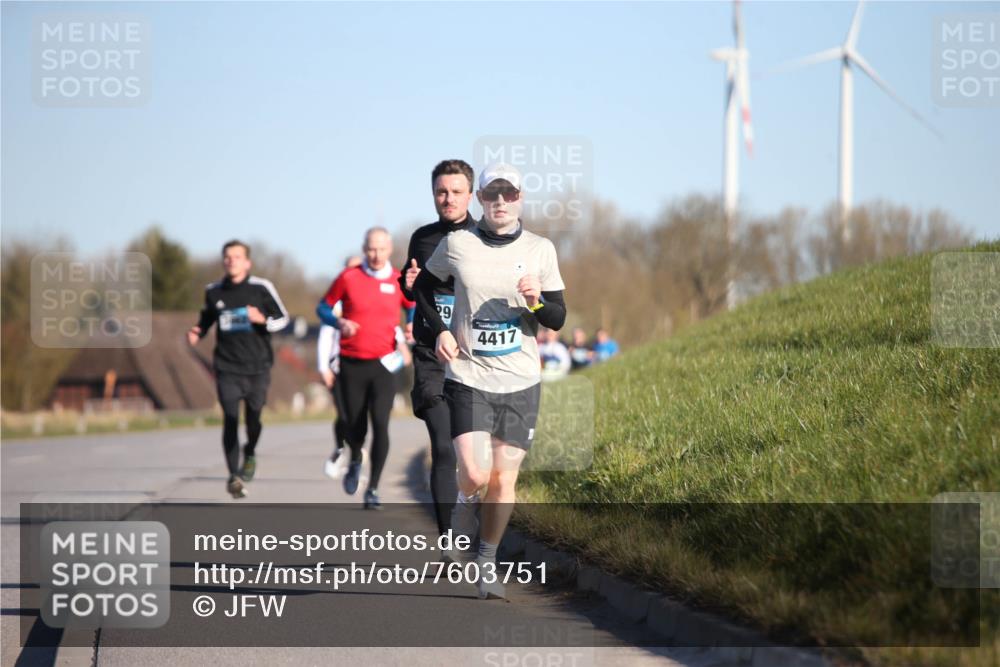 06.04.2025 - 44. Internationalen Wilhelmsburger Insellauf Jannik Wohlers http://msf.ph/oto/7603751 06.04.2025 09:21:17 Laufen 29, 6, 4417 meine-sportfotos.de