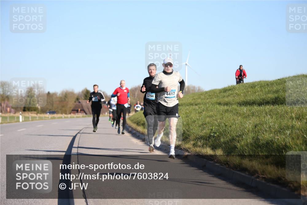 06.04.2025 - 44. Internationalen Wilhelmsburger Insellauf Jannik Wohlers http://msf.ph/oto/7603824 06.04.2025 09:21:19 Laufen 3294, 4417 meine-sportfotos.de