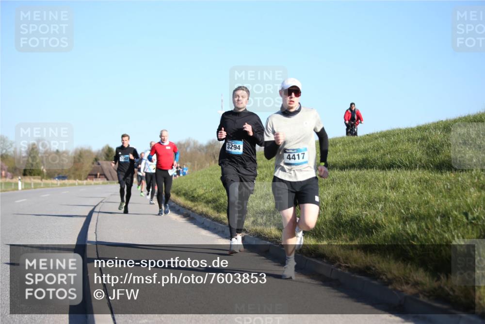 06.04.2025 - 44. Internationalen Wilhelmsburger Insellauf Jannik Wohlers http://msf.ph/oto/7603853 06.04.2025 09:21:21 Laufen 3294, 4417 meine-sportfotos.de