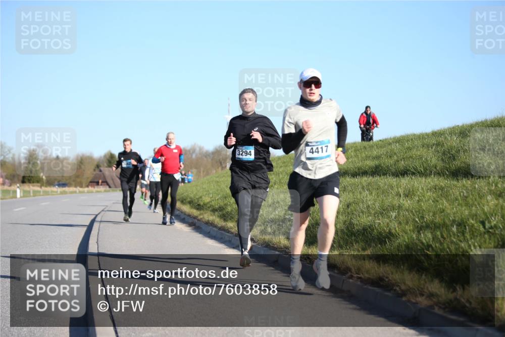 06.04.2025 - 44. Internationalen Wilhelmsburger Insellauf Jannik Wohlers http://msf.ph/oto/7603858 06.04.2025 09:21:21 Laufen 3294, 4417 meine-sportfotos.de