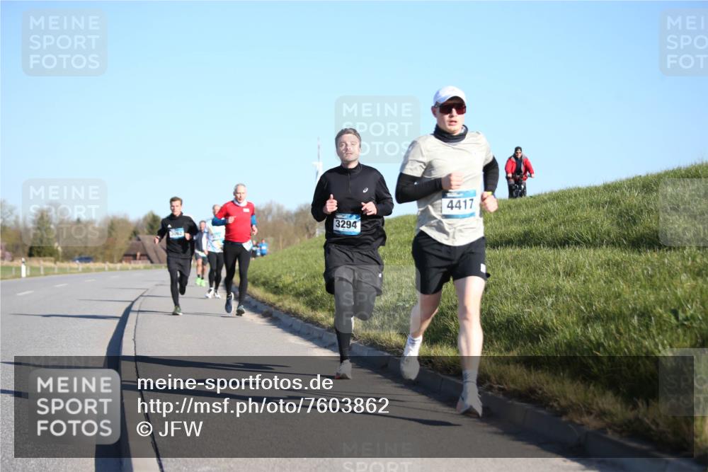 06.04.2025 - 44. Internationalen Wilhelmsburger Insellauf Jannik Wohlers http://msf.ph/oto/7603862 06.04.2025 09:21:21 Laufen 3294, 3062, 4417 meine-sportfotos.de