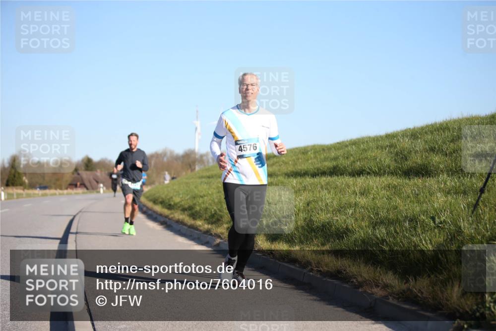 06.04.2025 - 44. Internationalen Wilhelmsburger Insellauf Jannik Wohlers http://msf.ph/oto/7604016 06.04.2025 09:21:27 Laufen 4576 meine-sportfotos.de