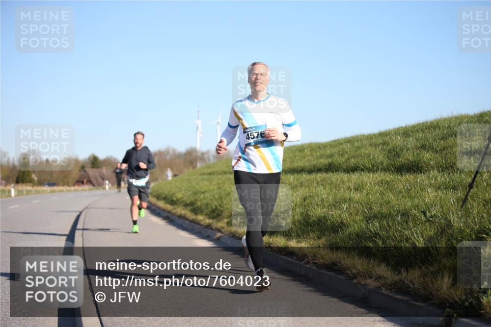 06.04.2025 - 44. Internationalen Wilhelmsburger Insellauf Jannik Wohlers http://msf.ph/oto/7604023 06.04.2025 09:21:27 Laufen 4576 meine-sportfotos.de