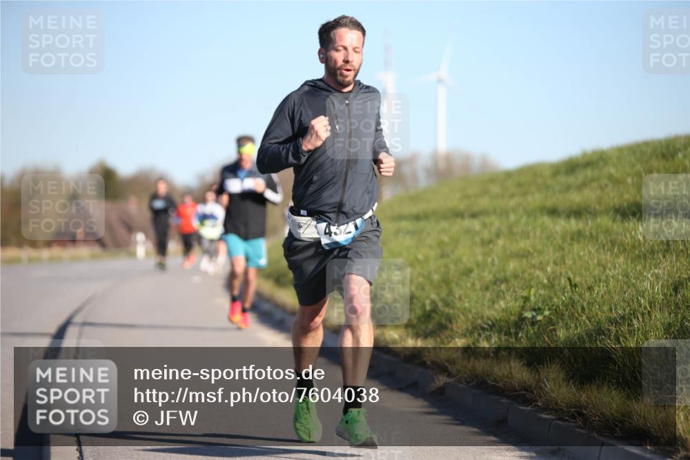 06.04.2025 - 44. Internationalen Wilhelmsburger Insellauf Jannik Wohlers http://msf.ph/oto/7604038 06.04.2025 09:21:29 Laufen 452 meine-sportfotos.de