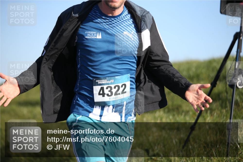 06.04.2025 - 44. Internationalen Wilhelmsburger Insellauf Jannik Wohlers http://msf.ph/oto/7604045 06.04.2025 09:21:34 Laufen 44, 4322 meine-sportfotos.de