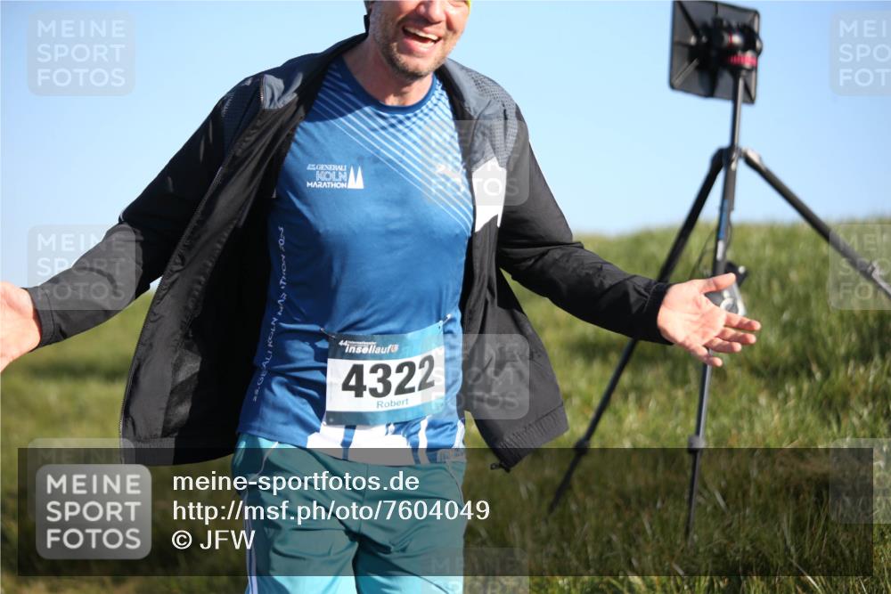 06.04.2025 - 44. Internationalen Wilhelmsburger Insellauf Jannik Wohlers http://msf.ph/oto/7604049 06.04.2025 09:21:34 Laufen 25, 2075, 4, 44, 4322 meine-sportfotos.de