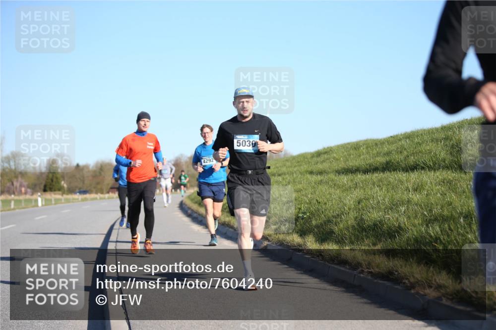 06.04.2025 - 44. Internationalen Wilhelmsburger Insellauf Jannik Wohlers http://msf.ph/oto/7604240 06.04.2025 09:21:42 Laufen 4292, 5030 meine-sportfotos.de