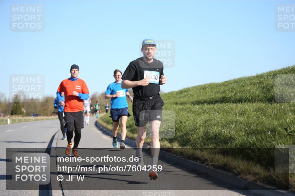 06.04.2025 - 44. Internationalen Wilhelmsburger Insellauf Jannik Wohlers http://msf.ph/oto/7604259 06.04.2025 09:21:43 Laufen 292, 5030 meine-sportfotos.de