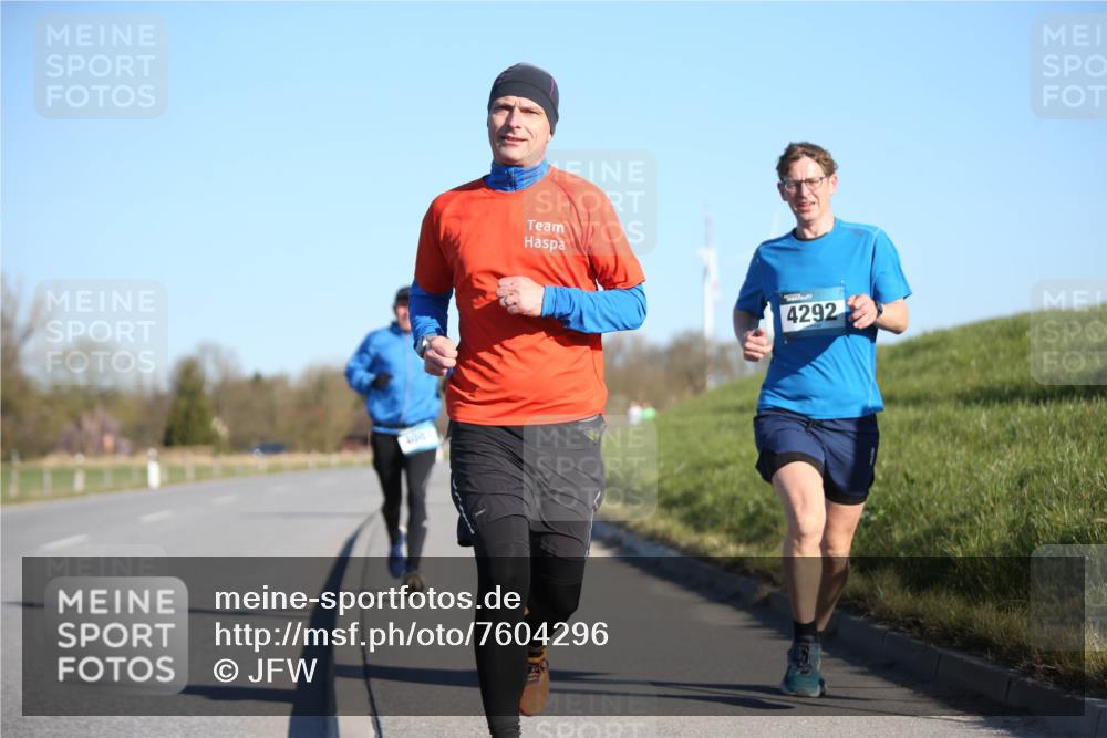 06.04.2025 - 44. Internationalen Wilhelmsburger Insellauf Jannik Wohlers http://msf.ph/oto/7604296 06.04.2025 09:21:44 Laufen 4292 meine-sportfotos.de