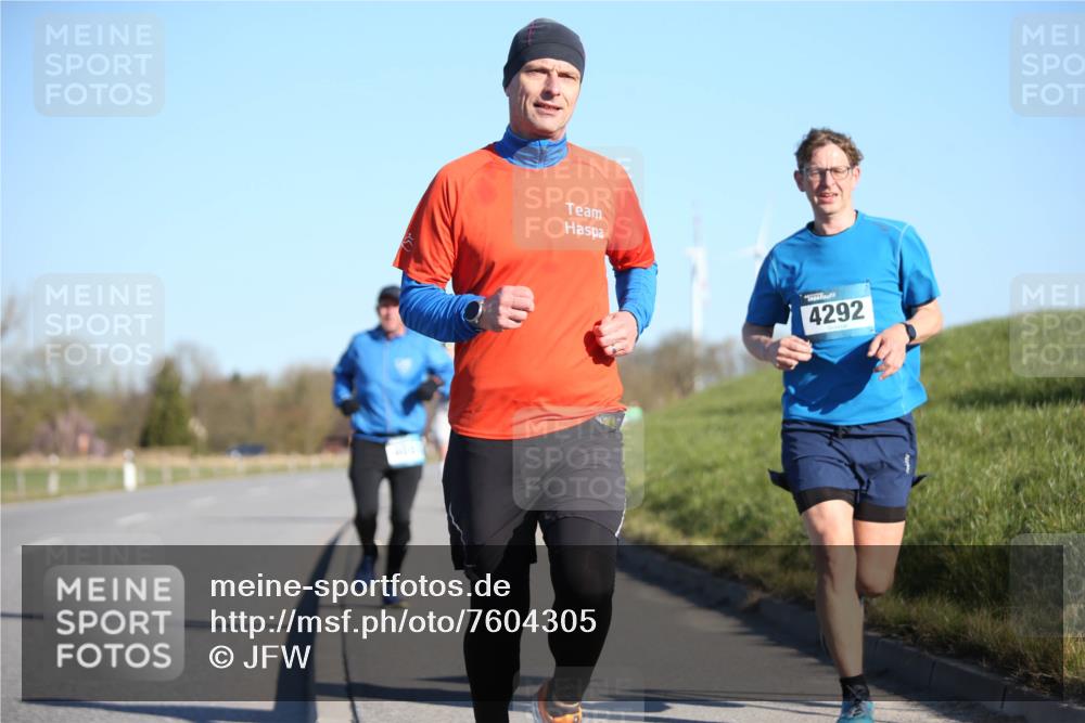 06.04.2025 - 44. Internationalen Wilhelmsburger Insellauf Jannik Wohlers http://msf.ph/oto/7604305 06.04.2025 09:21:44 Laufen 4292 meine-sportfotos.de