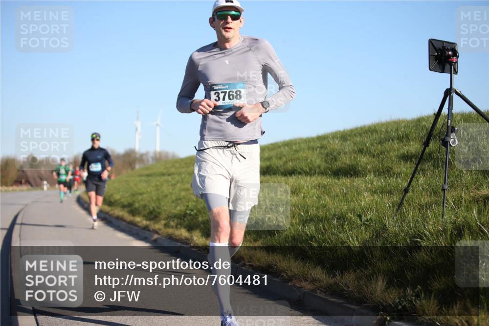 06.04.2025 - 44. Internationalen Wilhelmsburger Insellauf Jannik Wohlers http://msf.ph/oto/7604481 06.04.2025 09:21:51 Laufen 3768 meine-sportfotos.de