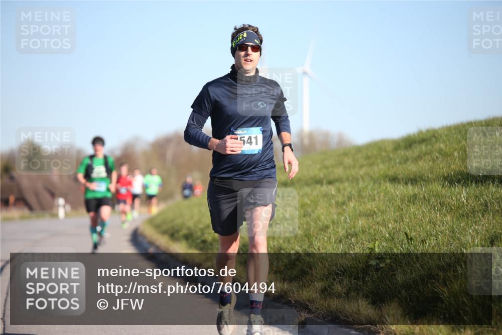06.04.2025 - 44. Internationalen Wilhelmsburger Insellauf Jannik Wohlers http://msf.ph/oto/7604494 06.04.2025 09:21:53 Laufen 541 meine-sportfotos.de