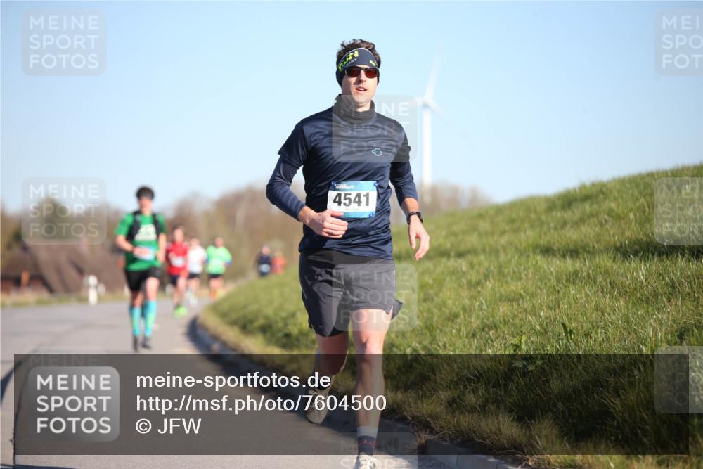 06.04.2025 - 44. Internationalen Wilhelmsburger Insellauf Jannik Wohlers http://msf.ph/oto/7604500 06.04.2025 09:21:53 Laufen 4541 meine-sportfotos.de