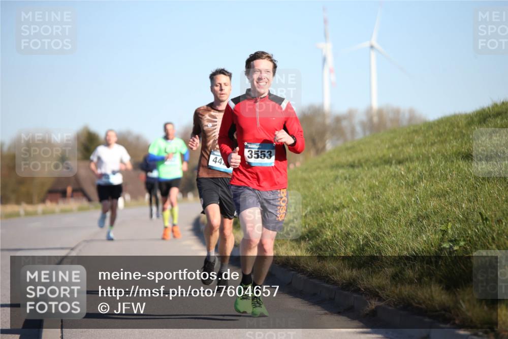 06.04.2025 - 44. Internationalen Wilhelmsburger Insellauf Jannik Wohlers http://msf.ph/oto/7604657 06.04.2025 09:22:04 Laufen 44, 3553 meine-sportfotos.de
