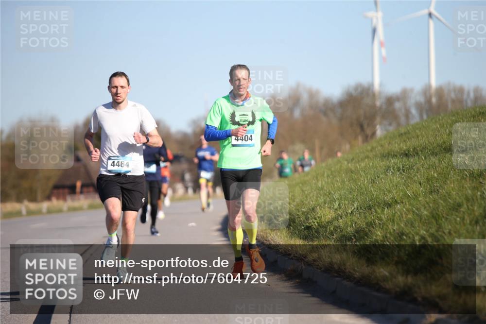06.04.2025 - 44. Internationalen Wilhelmsburger Insellauf Jannik Wohlers http://msf.ph/oto/7604725 06.04.2025 09:22:08 Laufen 4464, 4404 meine-sportfotos.de