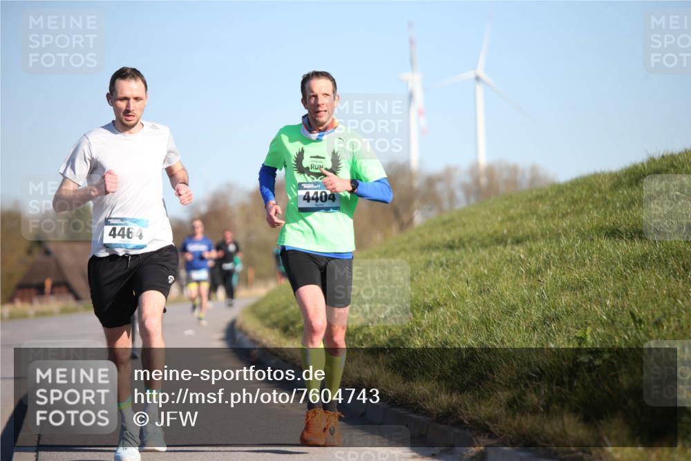 06.04.2025 - 44. Internationalen Wilhelmsburger Insellauf Jannik Wohlers http://msf.ph/oto/7604743 06.04.2025 09:22:10 Laufen 4464, 4404 meine-sportfotos.de